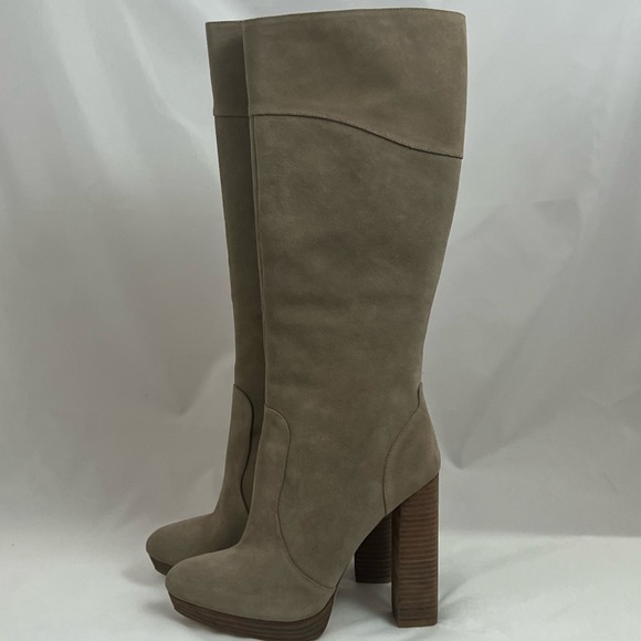 NEVER WORN TAN BCBG MAXAZRIA LEATHER SUEDE - Picture 7 of 12